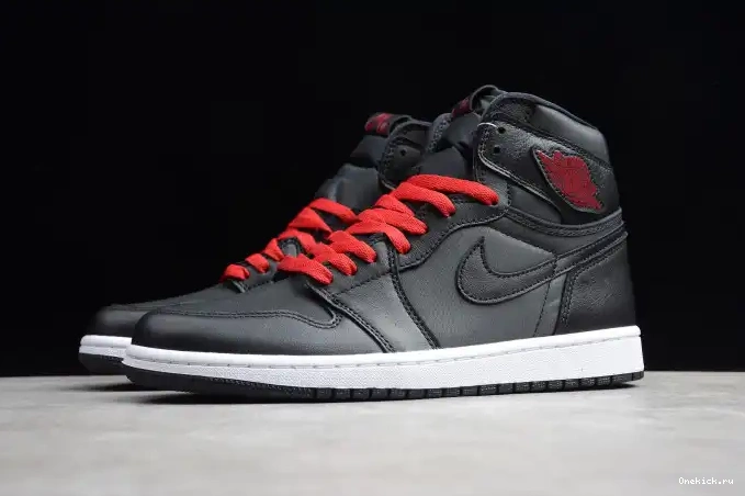 One Kick 1 Retro Satin High Air Jordan OG Black 555088-060 0706